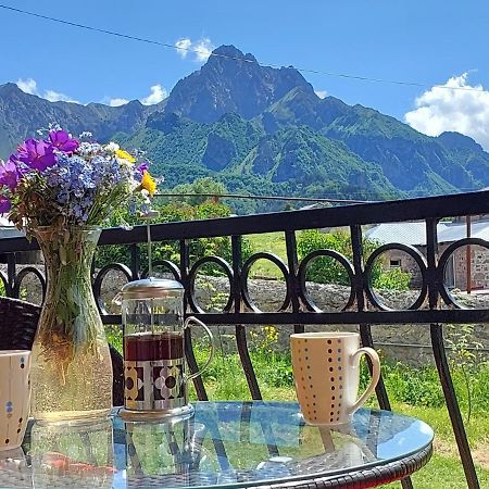 Cozy Hotel Kazbegi Екстериор снимка