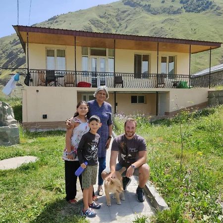 Cozy Hotel Kazbegi Екстериор снимка