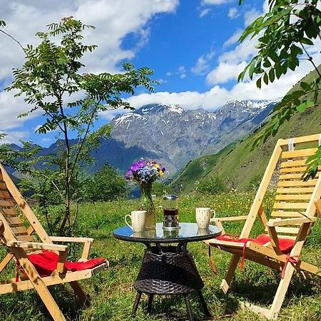 Cozy Hotel Kazbegi Екстериор снимка