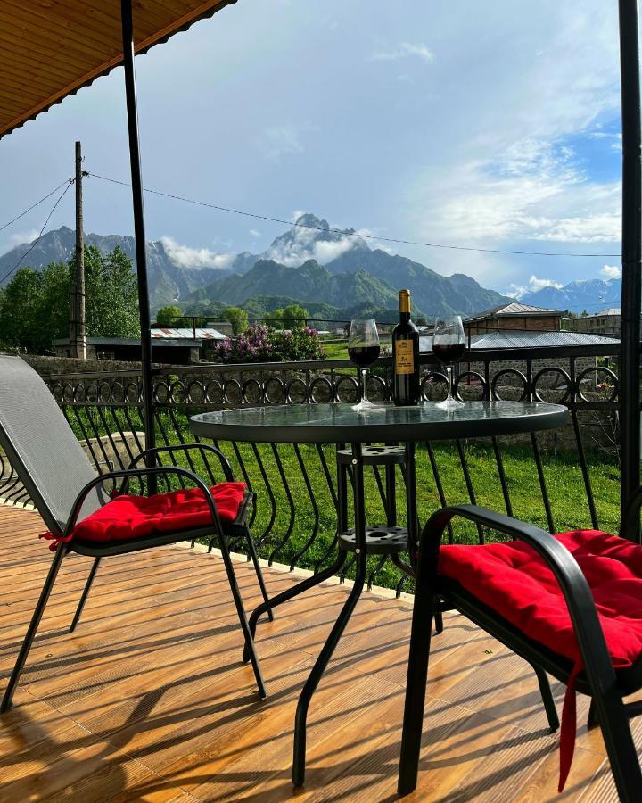 Cozy Hotel Kazbegi Екстериор снимка