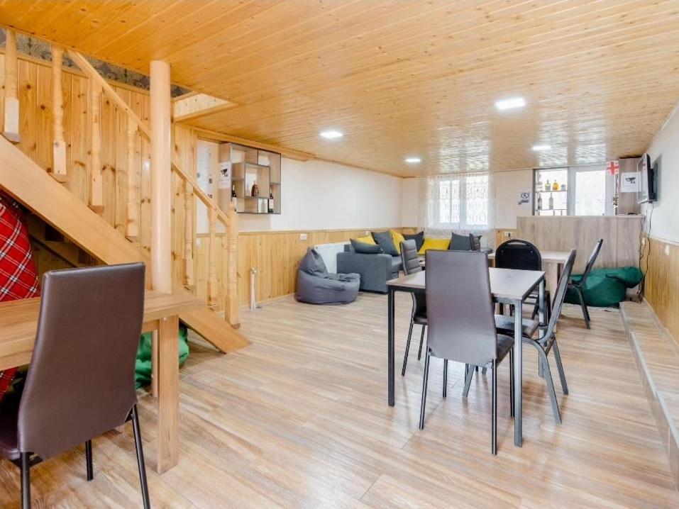Cozy Hotel Kazbegi Екстериор снимка